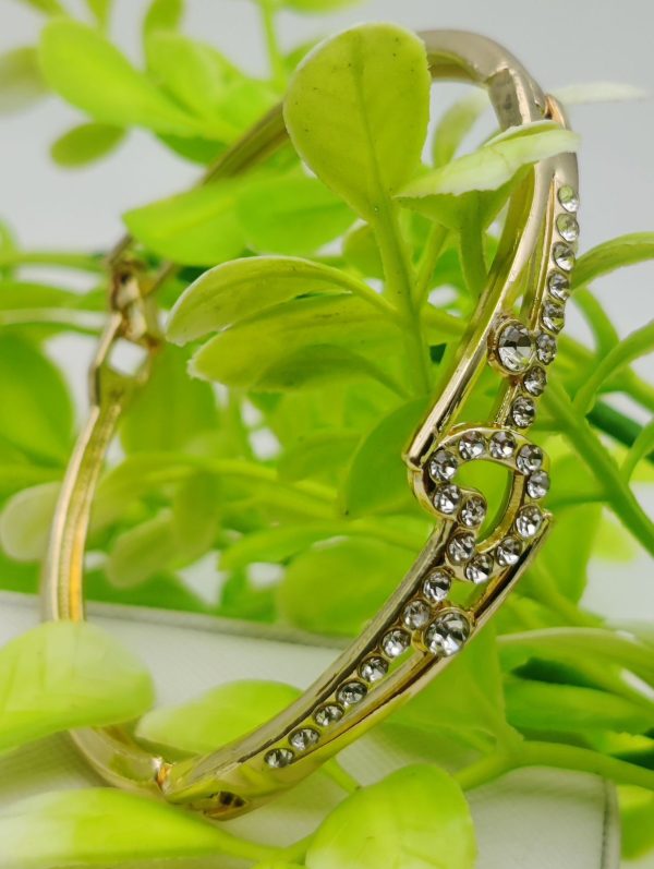 Crystal Heart Bracelet – Ideal Gift for Women & Girls, Elegant Design